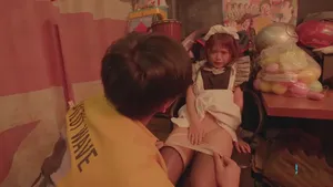 Gạ xoạc gái xinh ở tàu điện ngầm