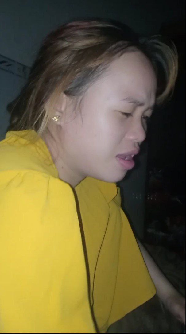 Khi bạn gặp một cô gái tuyệt vời như vậy, bạn phải xuất tinh vào bên trong