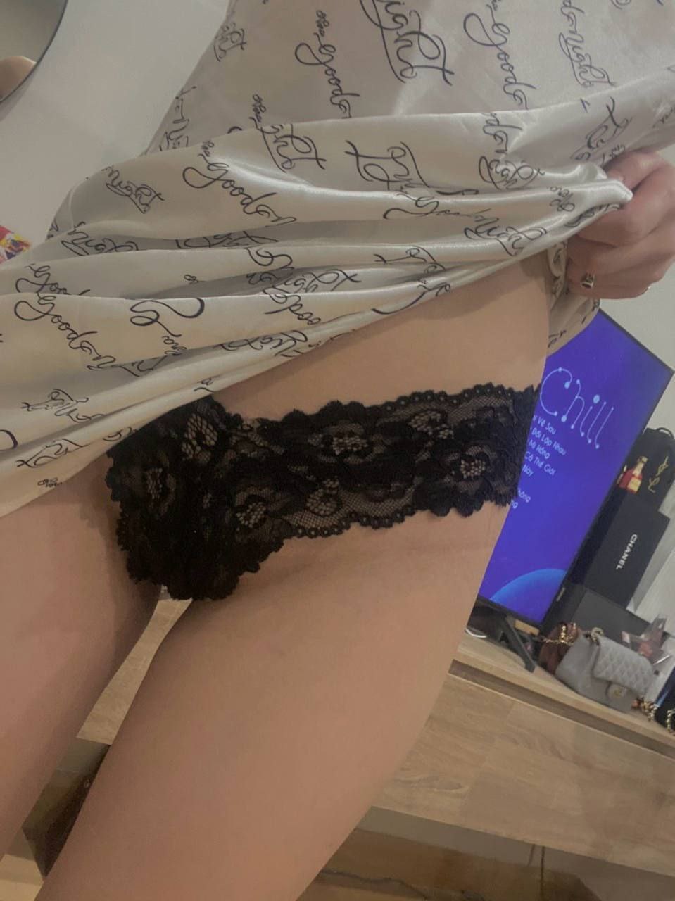 Hai bạn gái dâm gạ tình anh mẫu vẽ